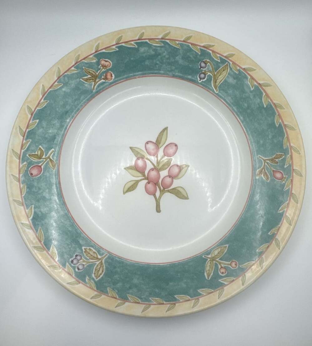 Pfaltzgraff French Quarter Salad Plate Green Berries